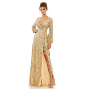 Mac Duggal MULTI-COLORED SEQUIN LONG SLEEVE GOWN Size 8 in Champagne. NWOT